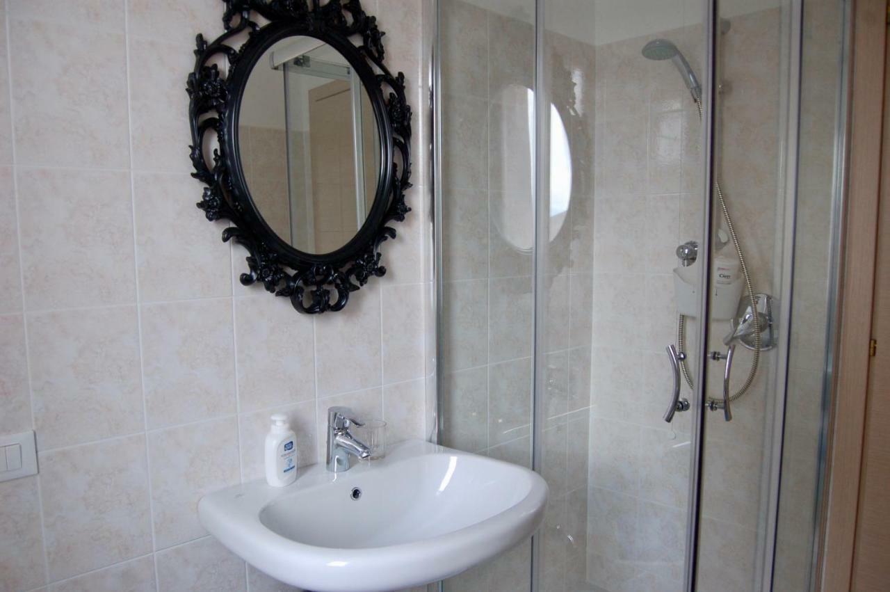 Casa Patrizia Appartement Sueglio Buitenkant foto